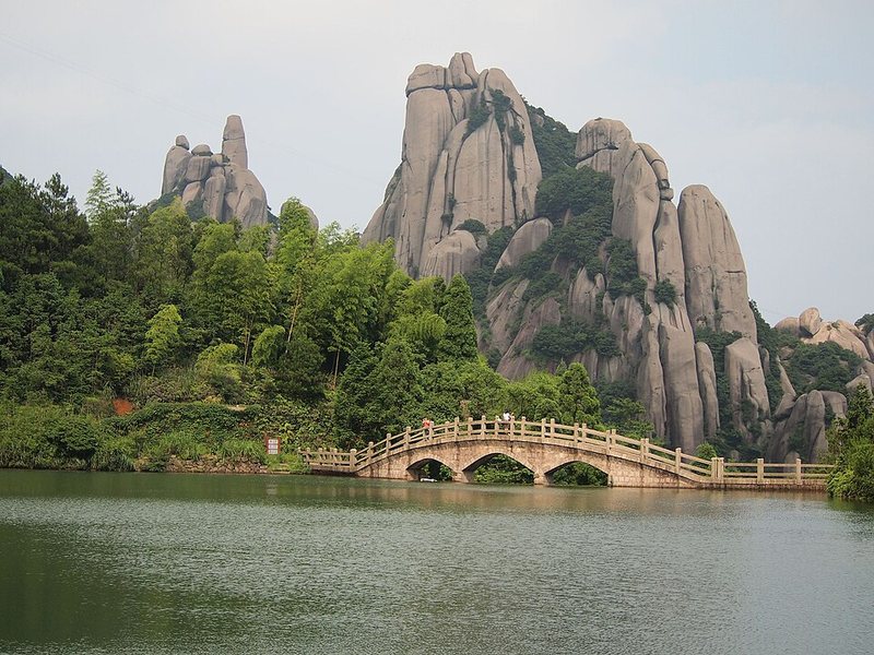 九鲤湖